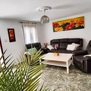 https://la-casa-de-los-tiles.es-andalucia.com